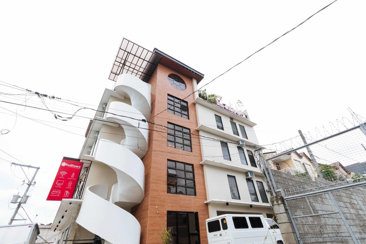 Reddoorz Plus Near Commonwealth Regalado Quezon City Dış mekan fotoğraf